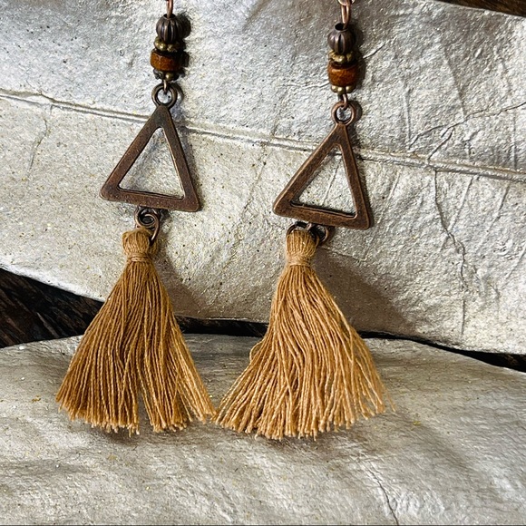 Tassel Hanging earrings OPEN TRIANGLE and beads BOHO CHIC mixed textured NEW - Picture 2 of 7